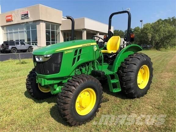 John Deere 5045E Tractoare