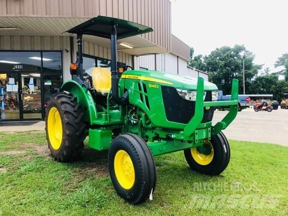 John Deere 5045E Tractoare