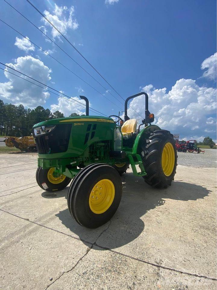 John Deere 5050E Tractoare