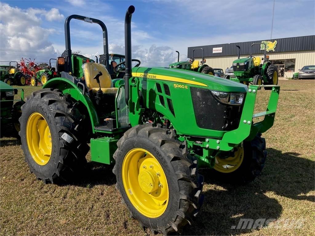 John Deere 5060E Tractoare