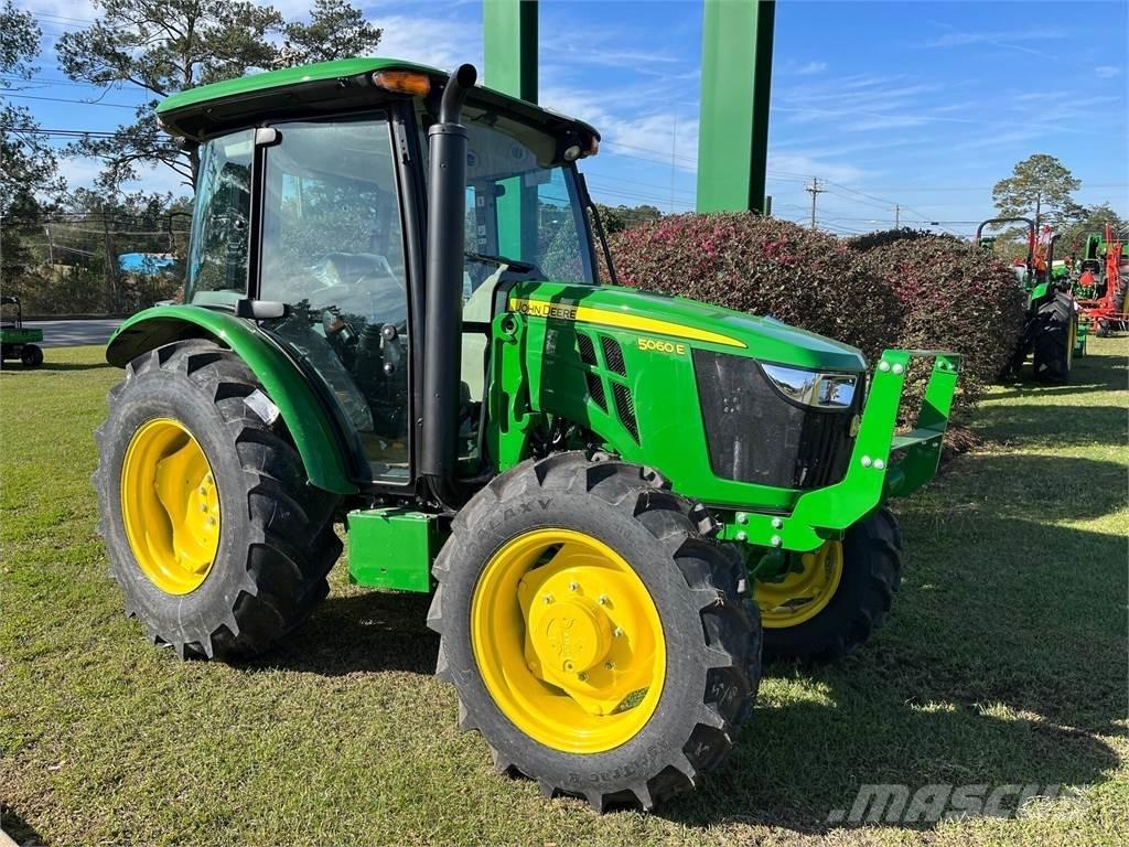 John Deere 5060E Tractoare
