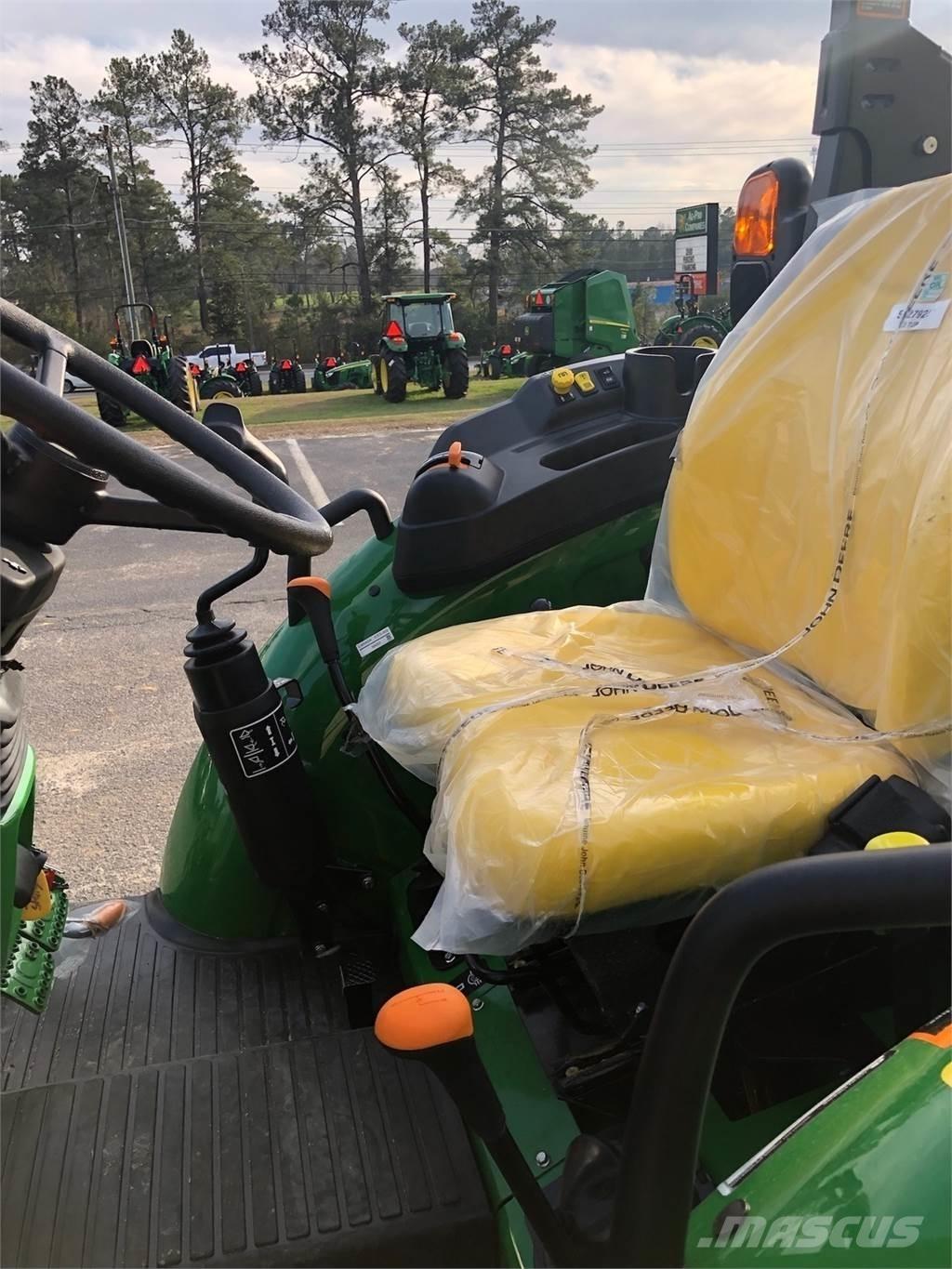 John Deere 5067E Tractoare