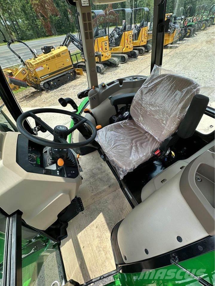 John Deere 5067E Tractoare