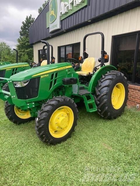 John Deere 5075E Tractoare