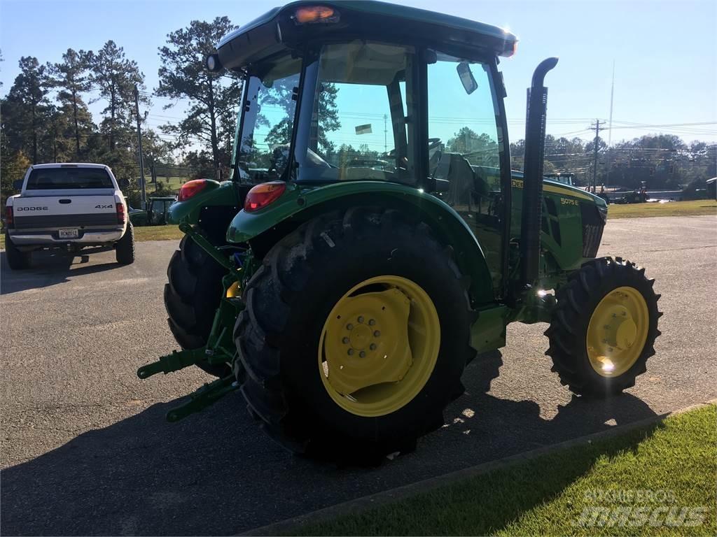 John Deere 5075E Tractoare