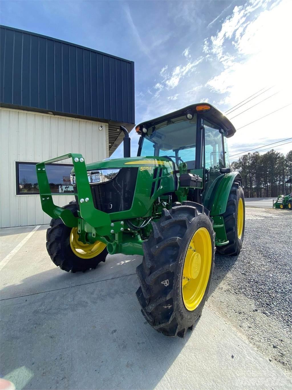 John Deere 5075E Tractoare