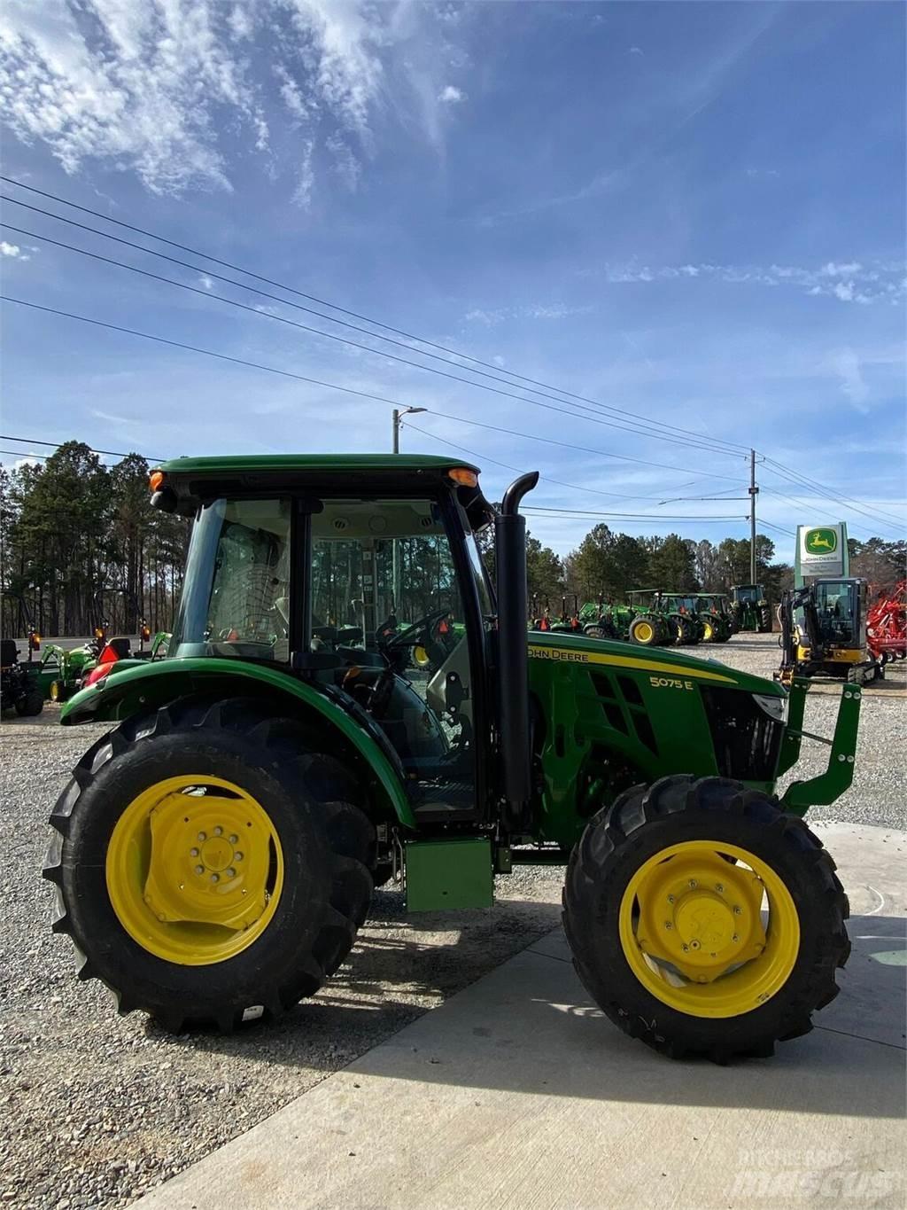 John Deere 5075E Tractoare