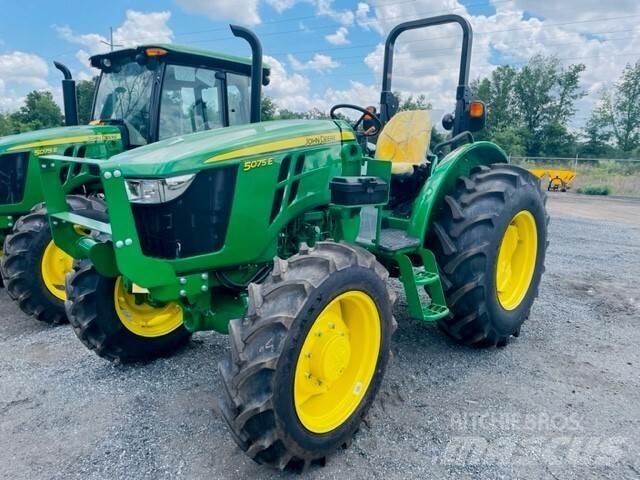 John Deere 5075E Tractoare