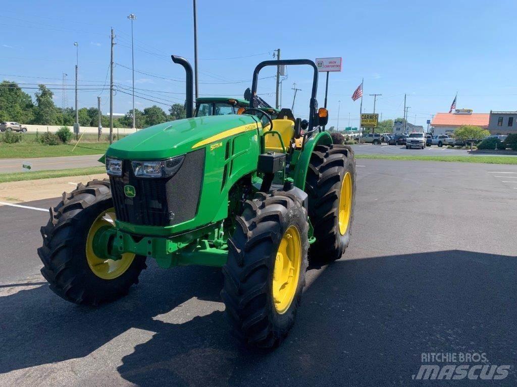 John Deere 5075M Tractoare