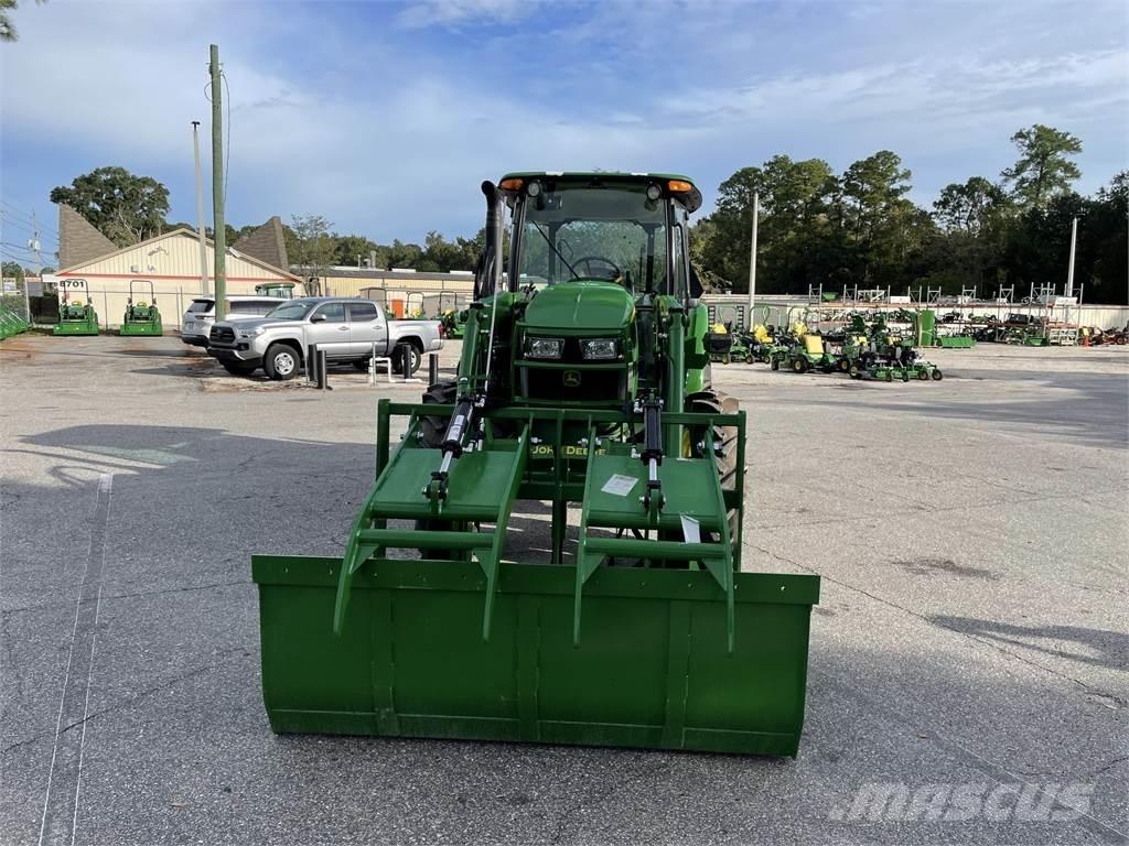 John Deere 5090E Tractoare