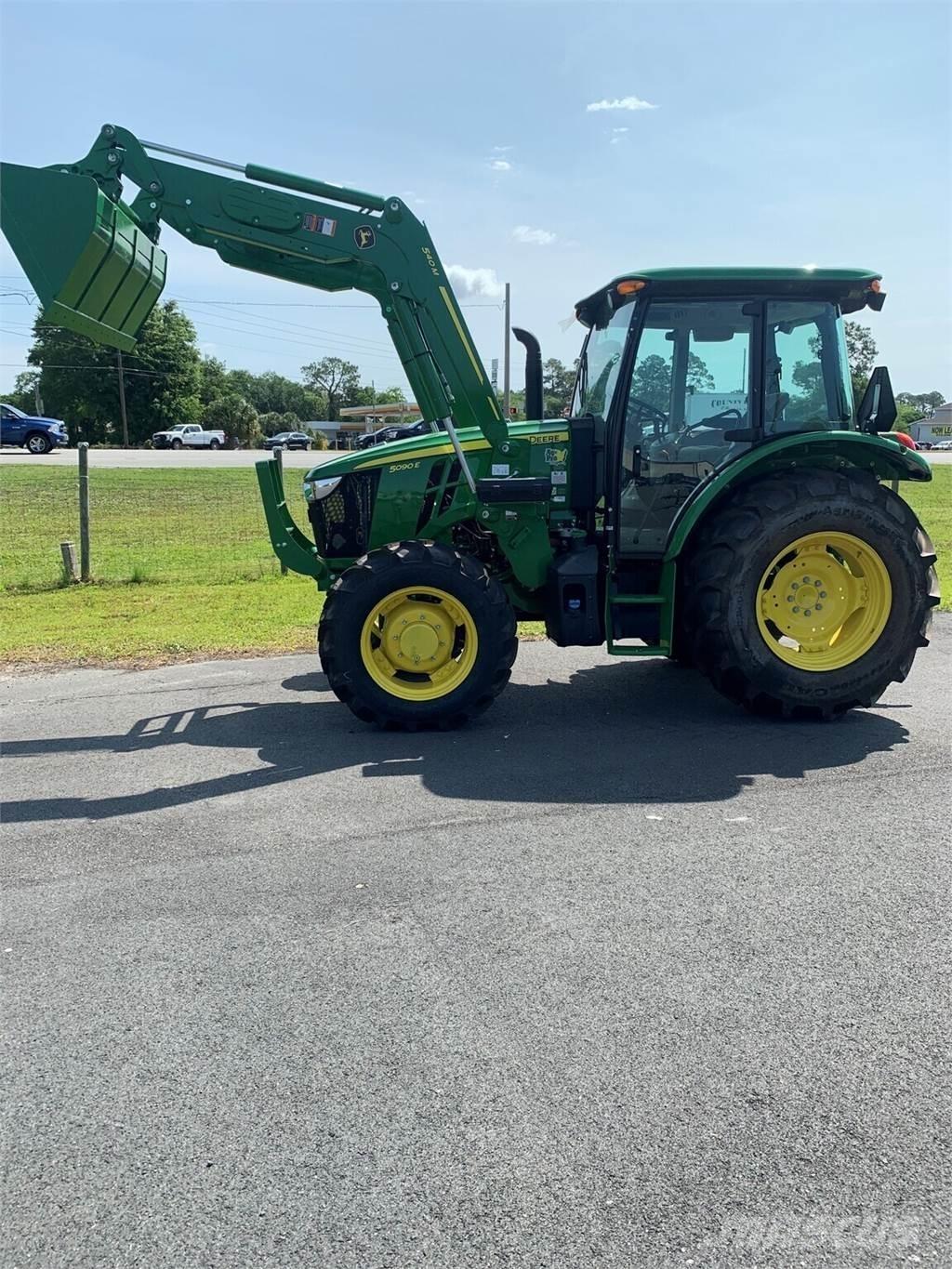 John Deere 5090E Tractoare