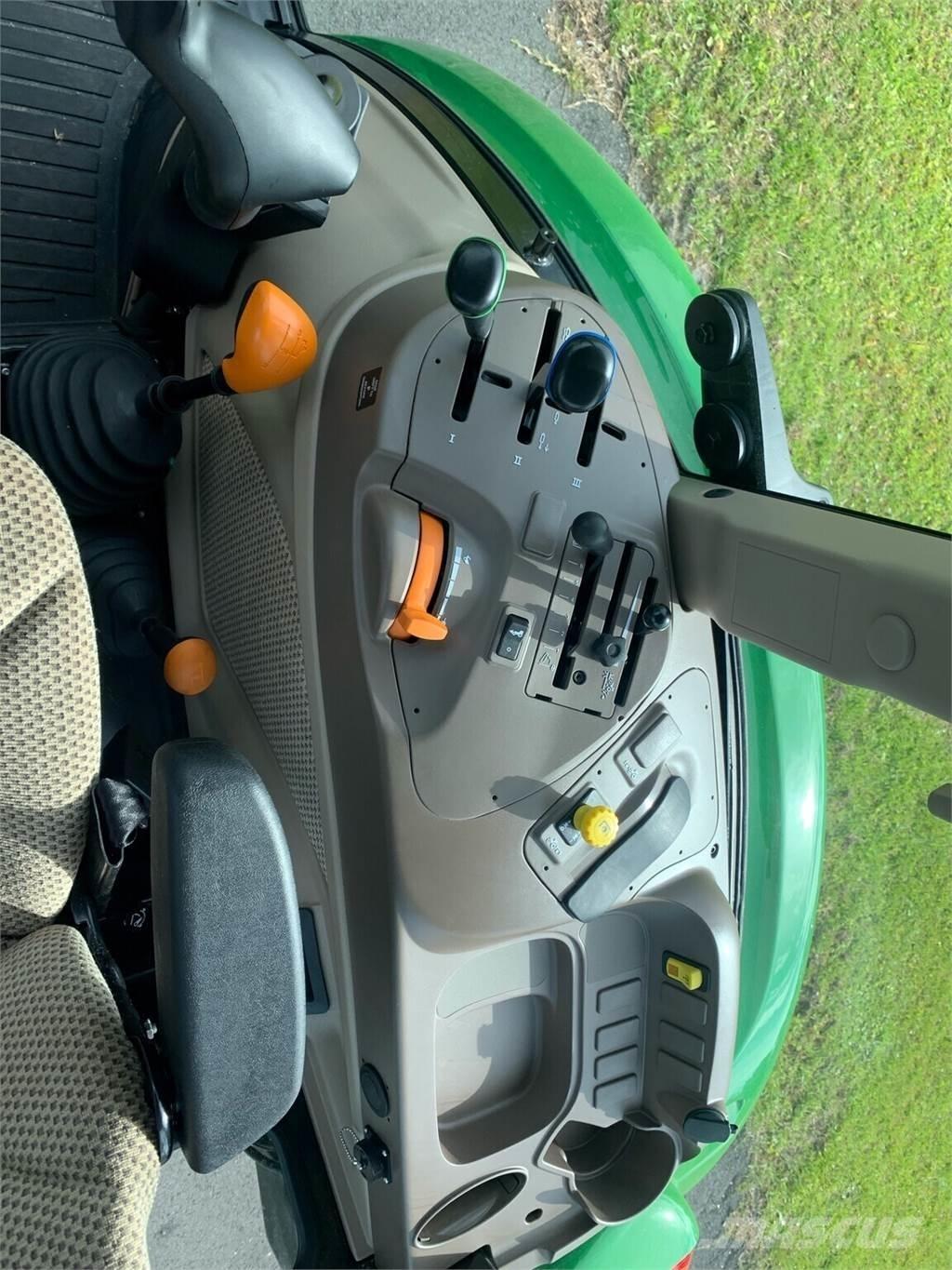 John Deere 5090E Tractoare