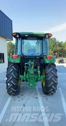 John Deere 5100E Tractoare compacte