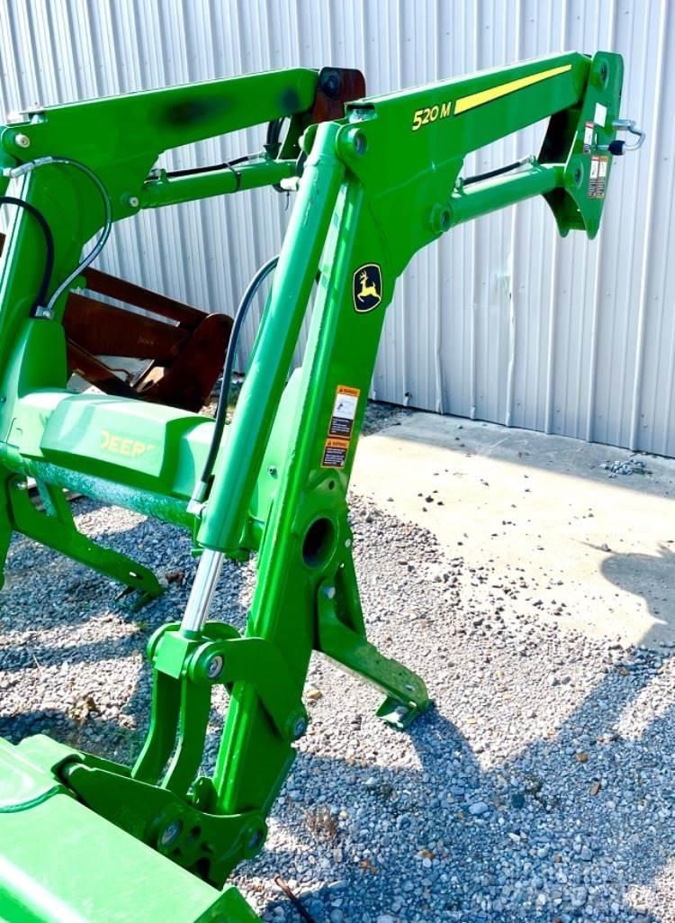 John Deere 520m Tractoare