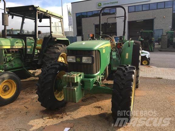 John Deere 5515 Tractoare
