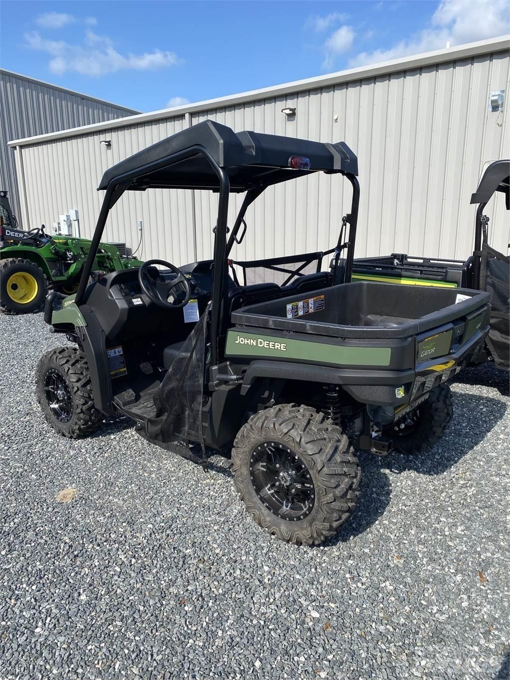 John Deere 590M Masini utilitare