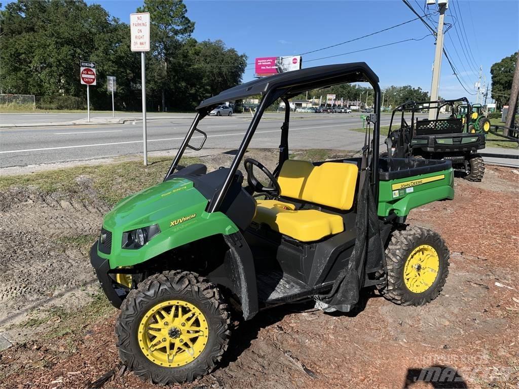 John Deere 590M Masini utilitare