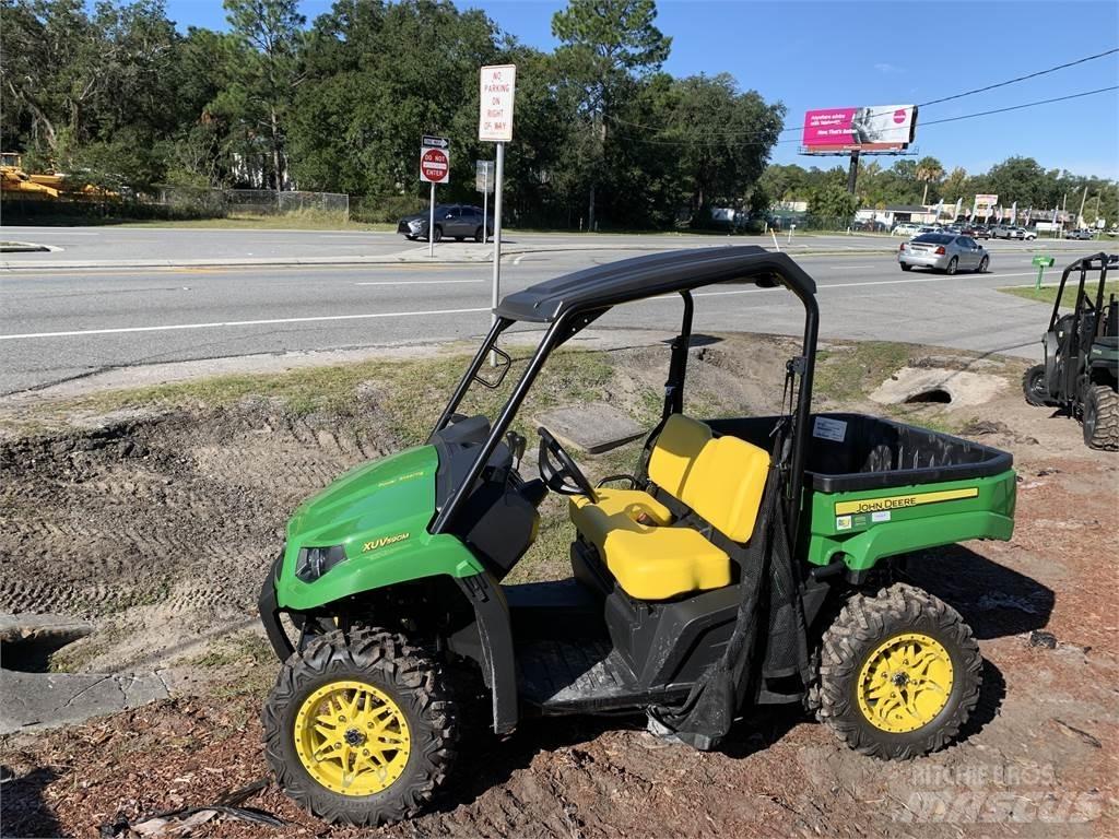 John Deere 590M Masini utilitare