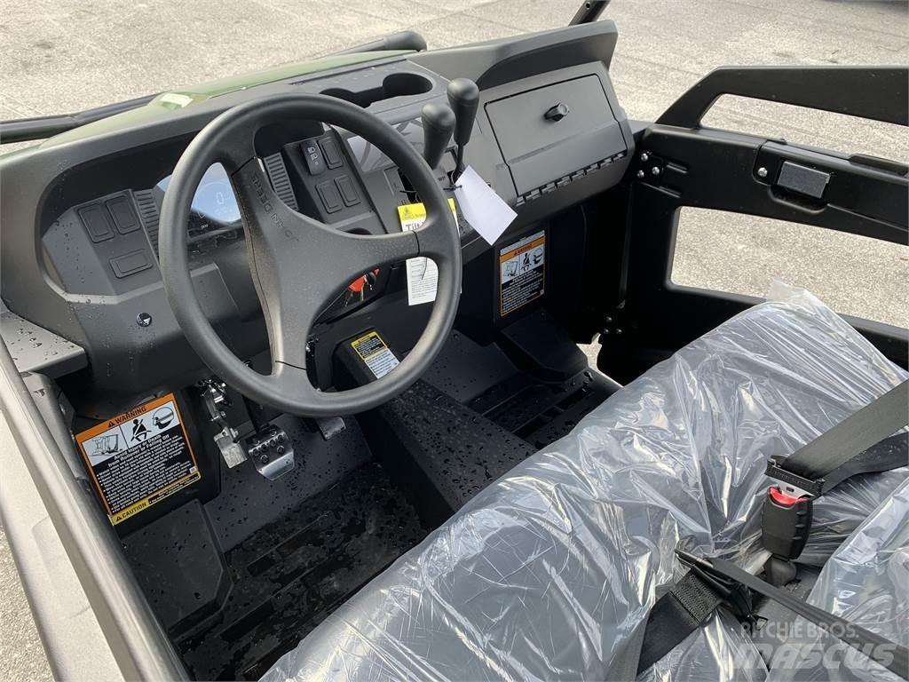 John Deere 590M Masini utilitare