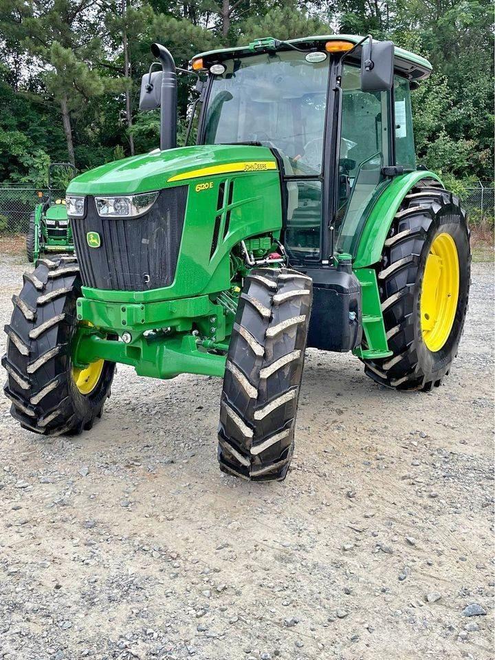 John Deere 6120E Tractoare