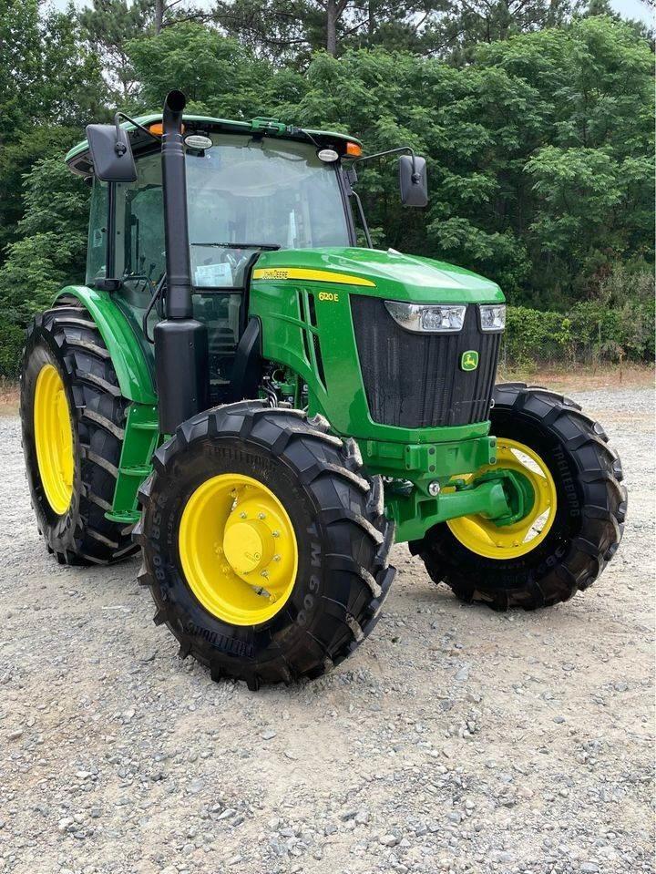 John Deere 6120E Tractoare