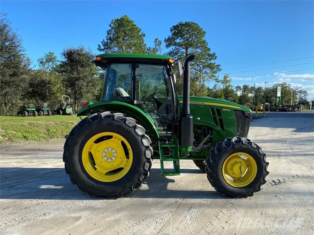 John Deere 6135E Tractoare