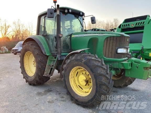 John Deere 6820 Tractoare