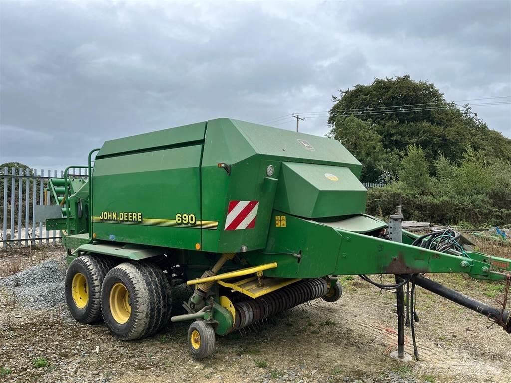 John Deere 690 Baler dreptunghiular