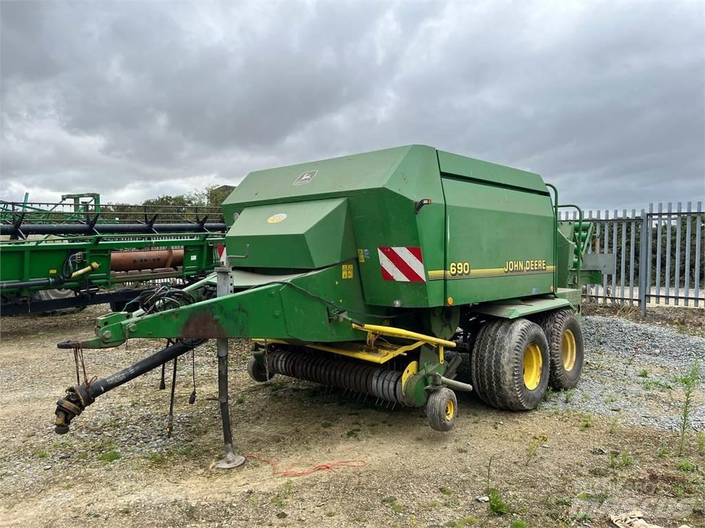 John Deere 690 Baler dreptunghiular