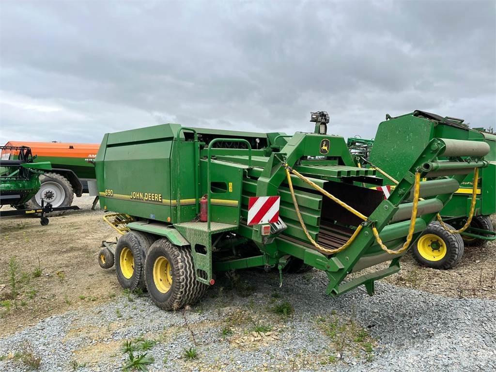 John Deere 690 Baler dreptunghiular