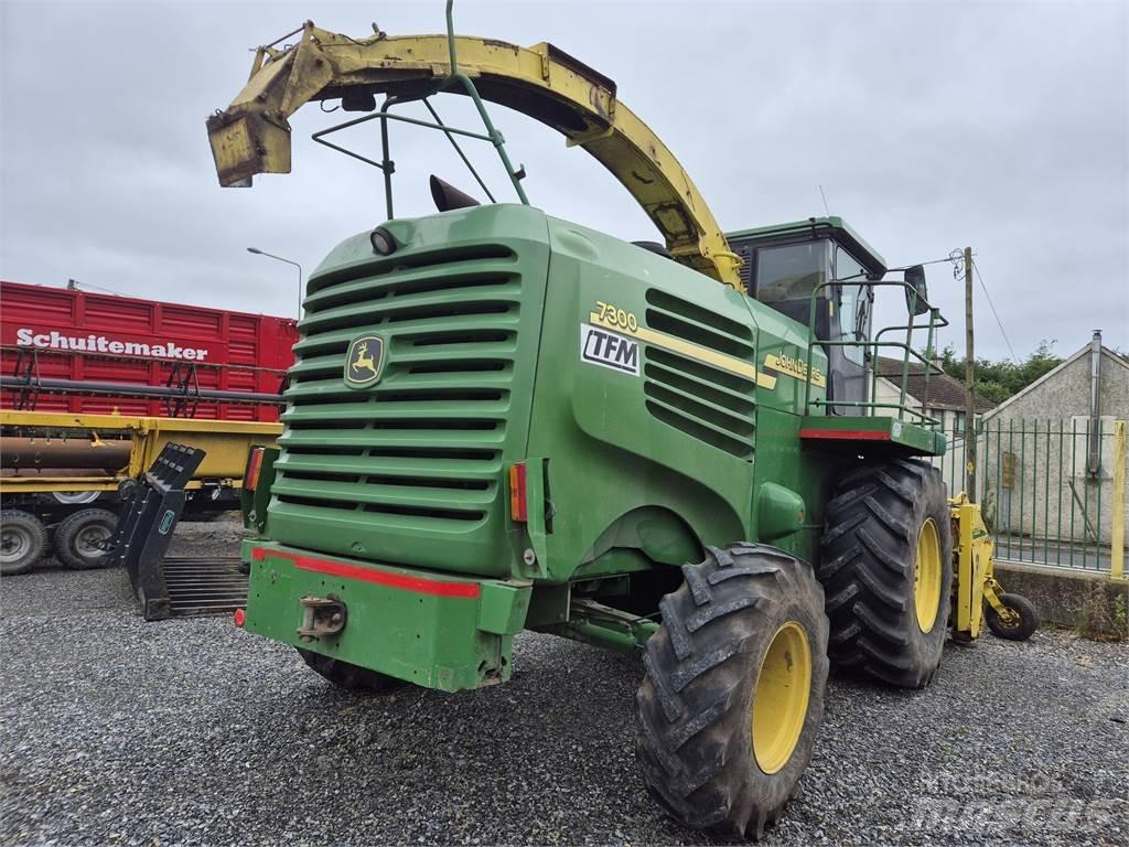 John Deere 7300 Culegatoare de nutret