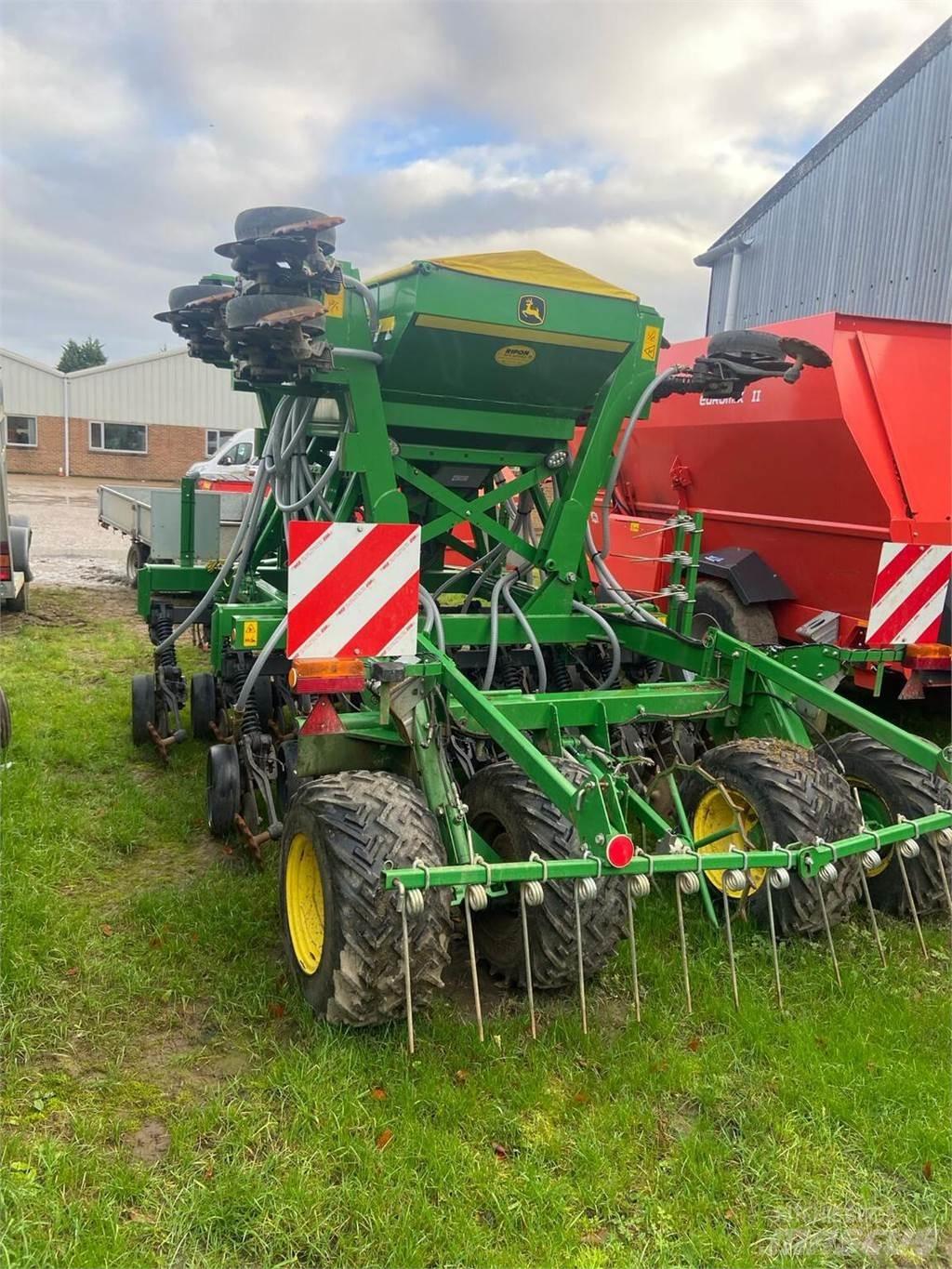 John Deere 750A Perforatoare
