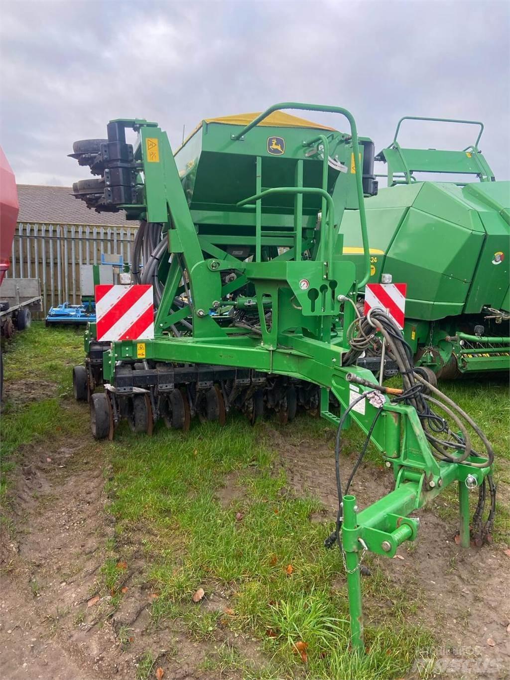 John Deere 750A Perforatoare