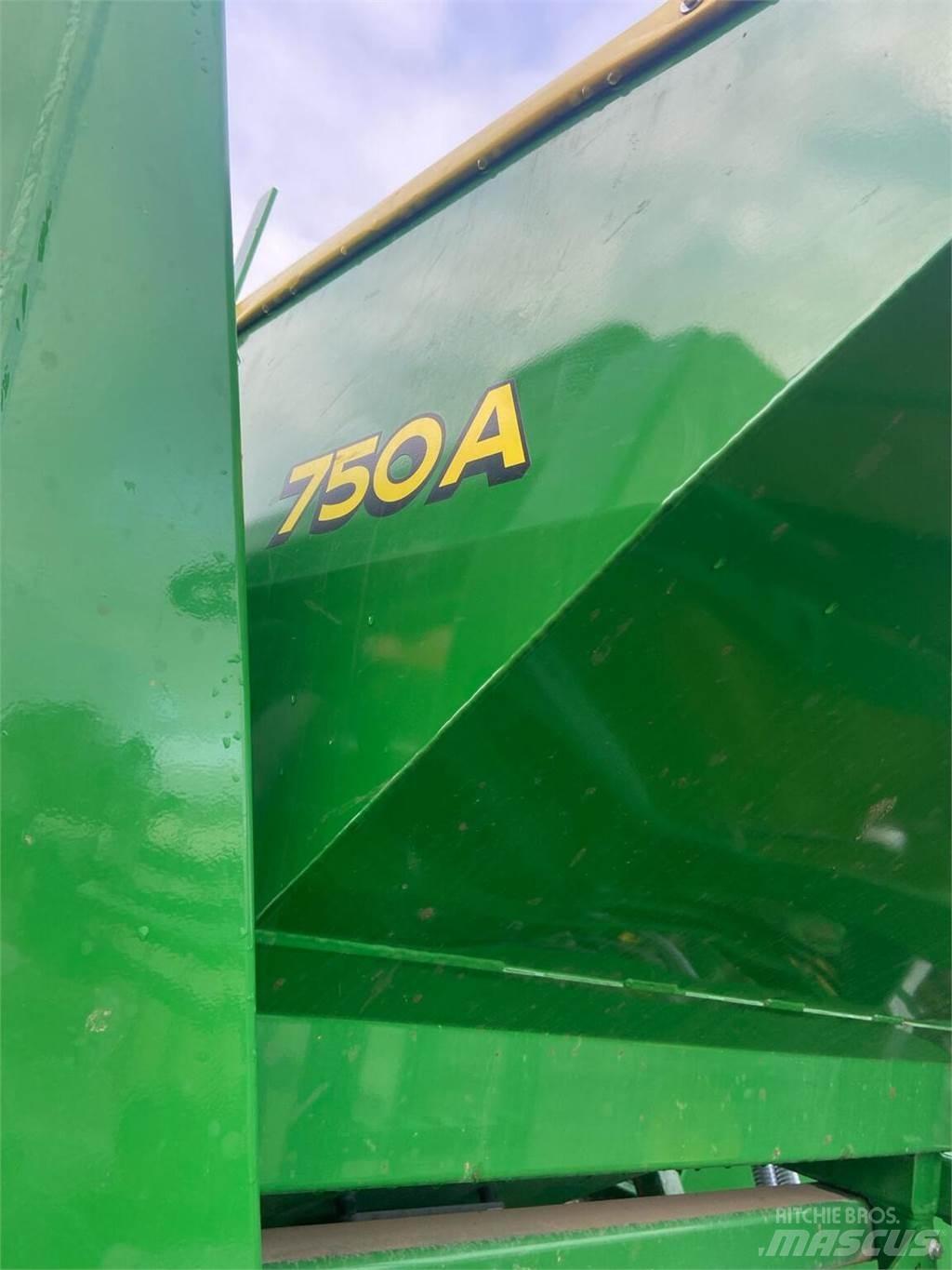 John Deere 750A Perforatoare