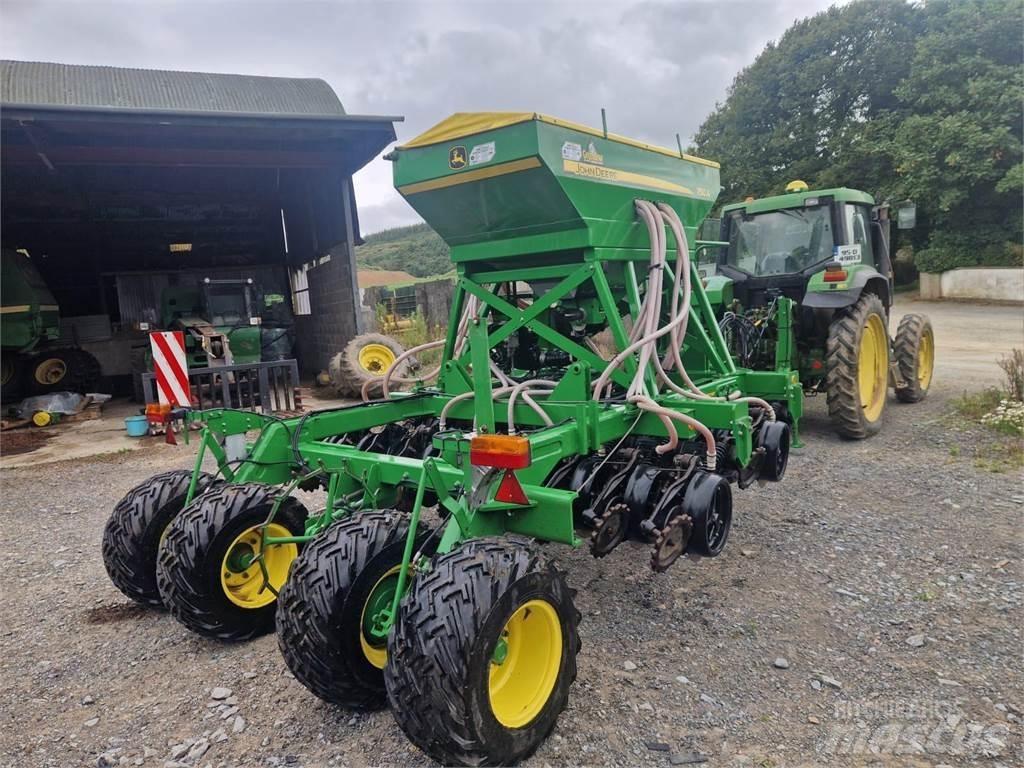 John Deere 750A Perforatoare