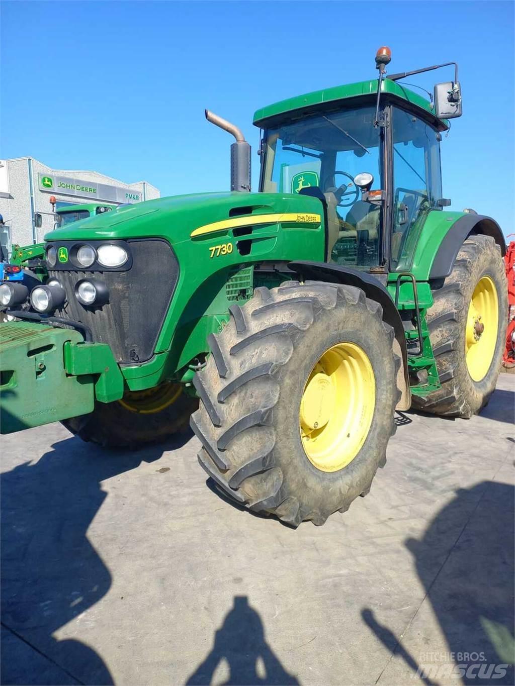 John Deere 7820 Tractoare