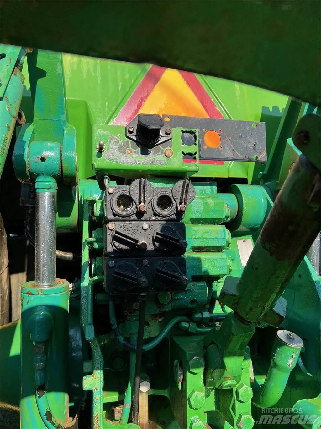 John Deere 8200 Tractoare