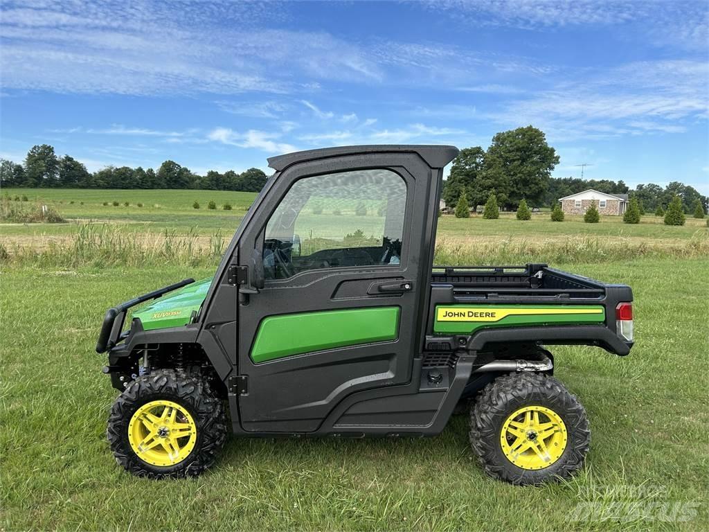 John Deere 835M Masini utilitare
