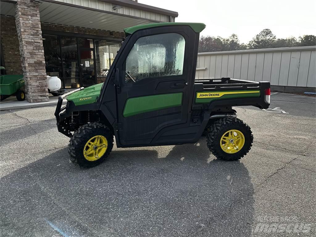 John Deere 835R Masini utilitare