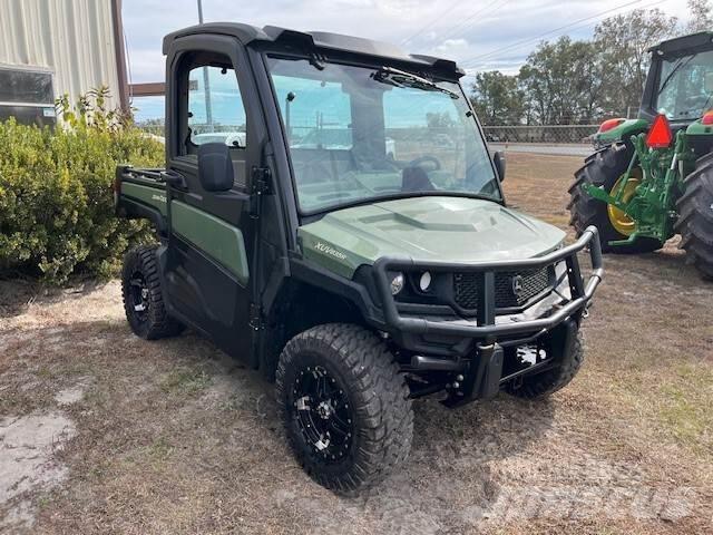 John Deere 835R Masini utilitare