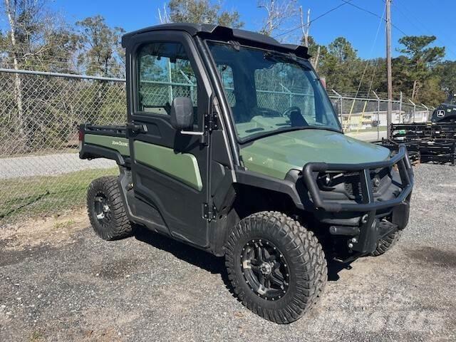 John Deere 835R Masini utilitare