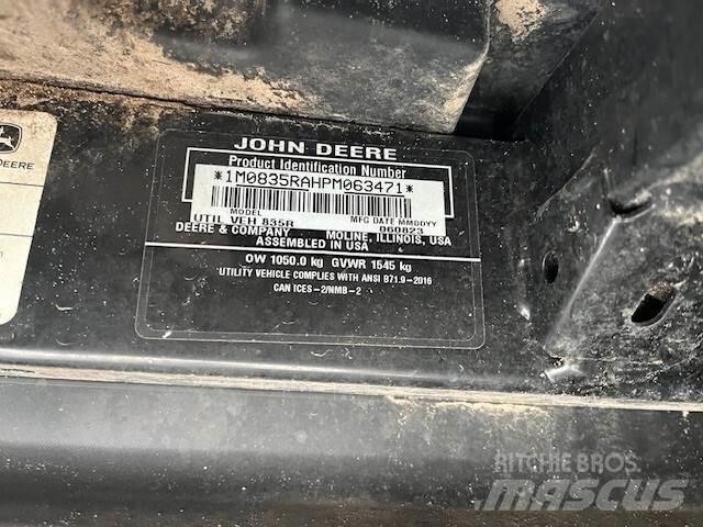 John Deere 835R Masini utilitare