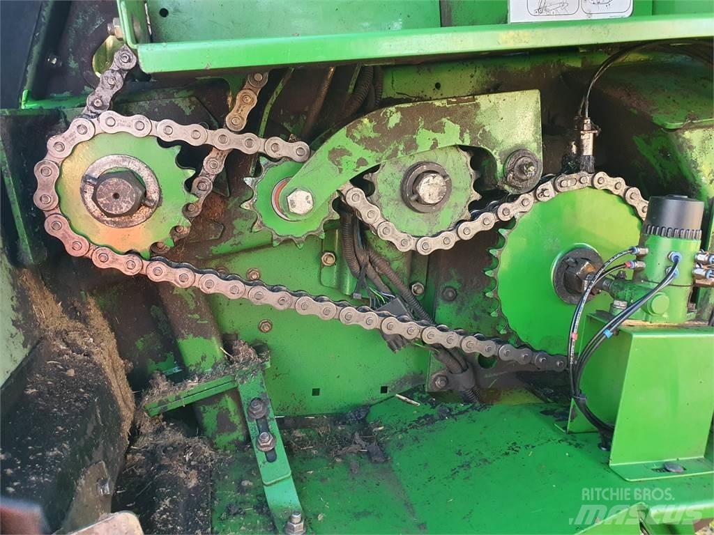 John Deere 854 Masina de balotat cilindric