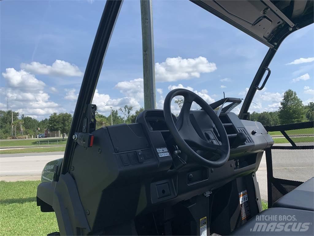 John Deere 865M Masini utilitare