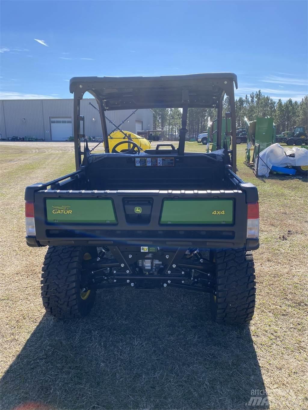 John Deere 865M Masini utilitare