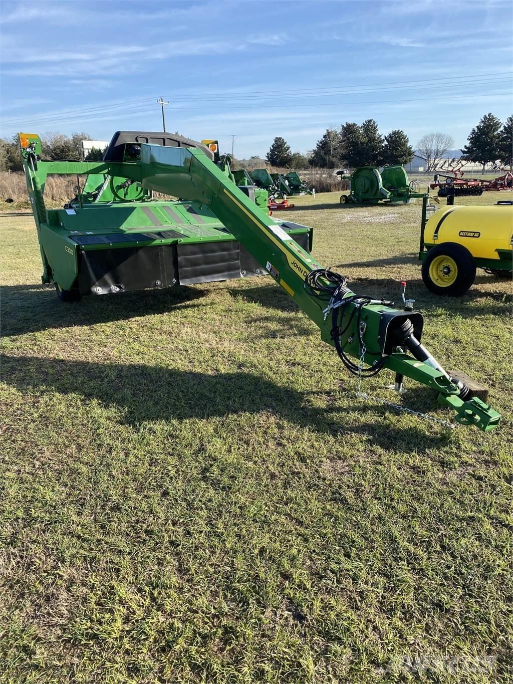 John Deere C300 Cositoare de iarba cu umidificator