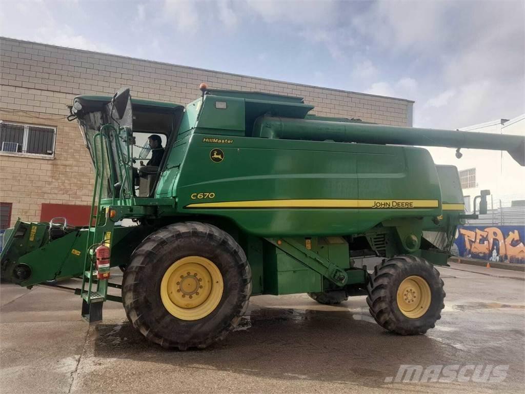 John Deere C670 Combine de secerat