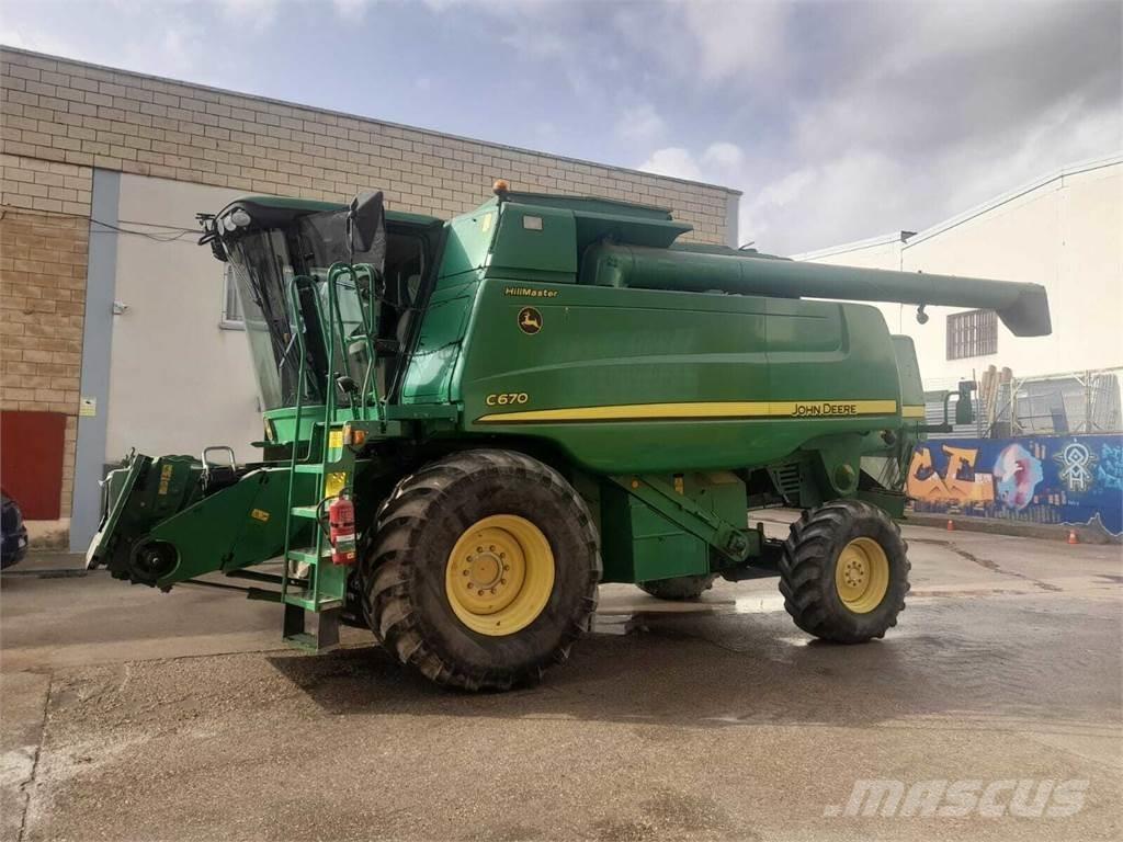 John Deere C670 Combine de secerat