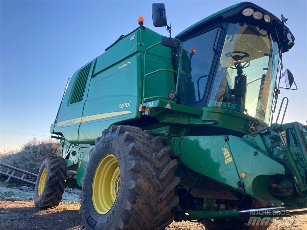 John Deere C670 Combine de secerat