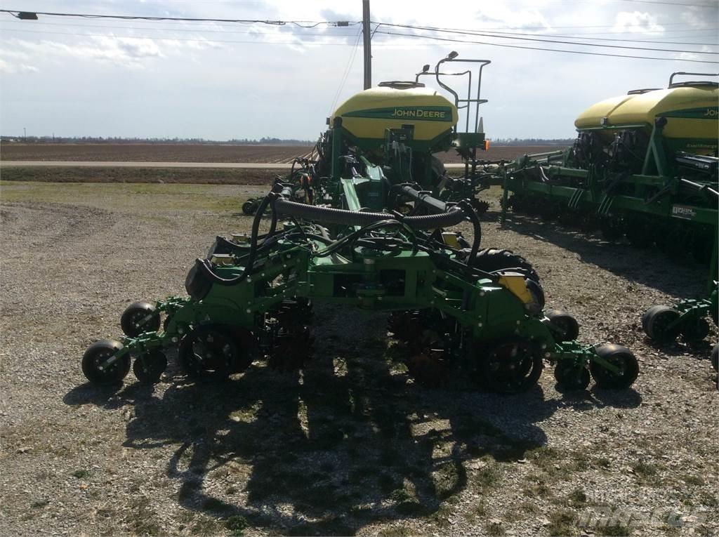 John Deere DR18 Masini de plantat